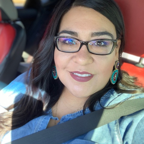 Meet your Posher, Melissa - Picture 1 of 1